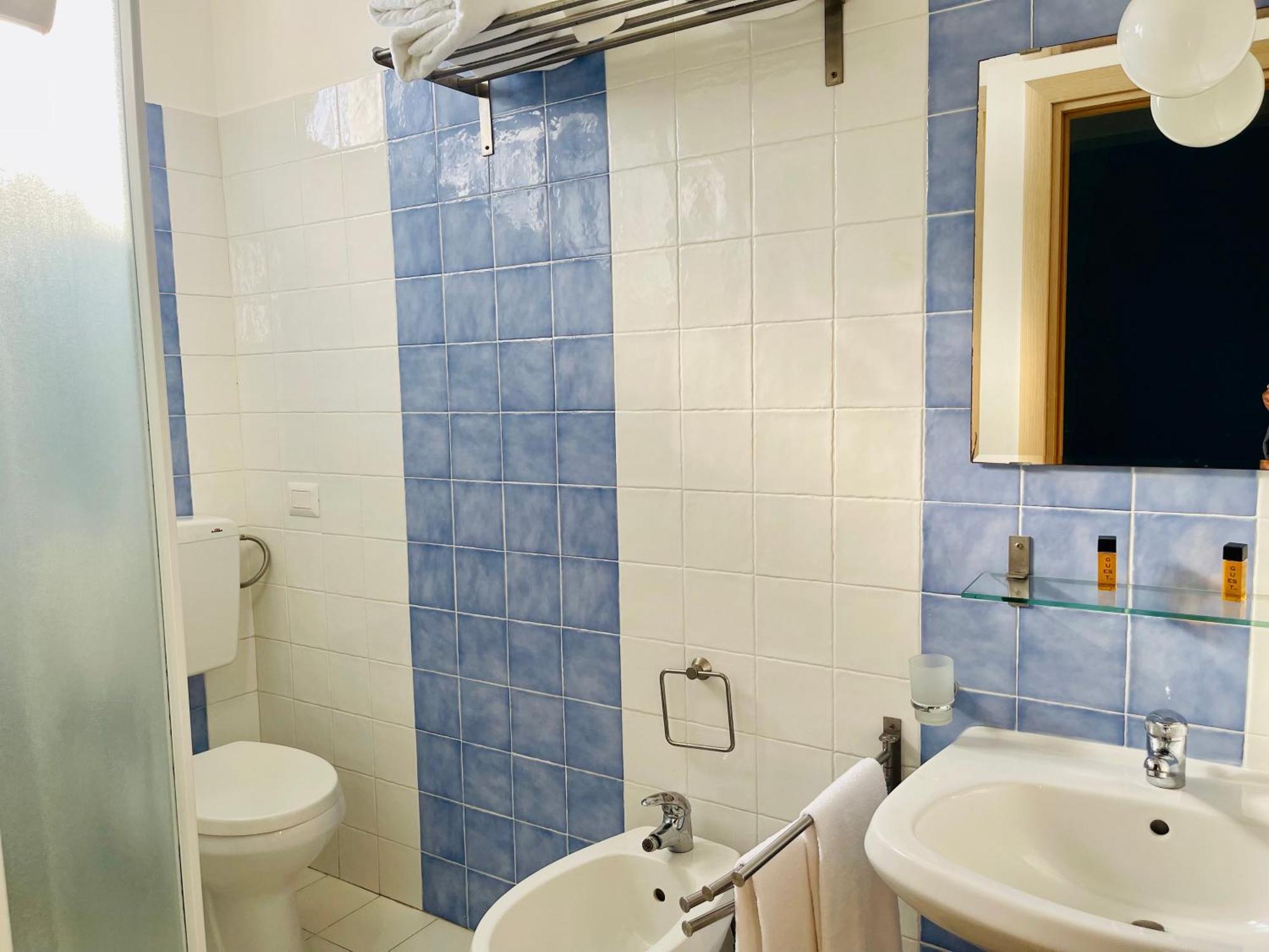 Borgo Camicia In Panzió Barcellona-Pozzo di Gotto Szoba fotó