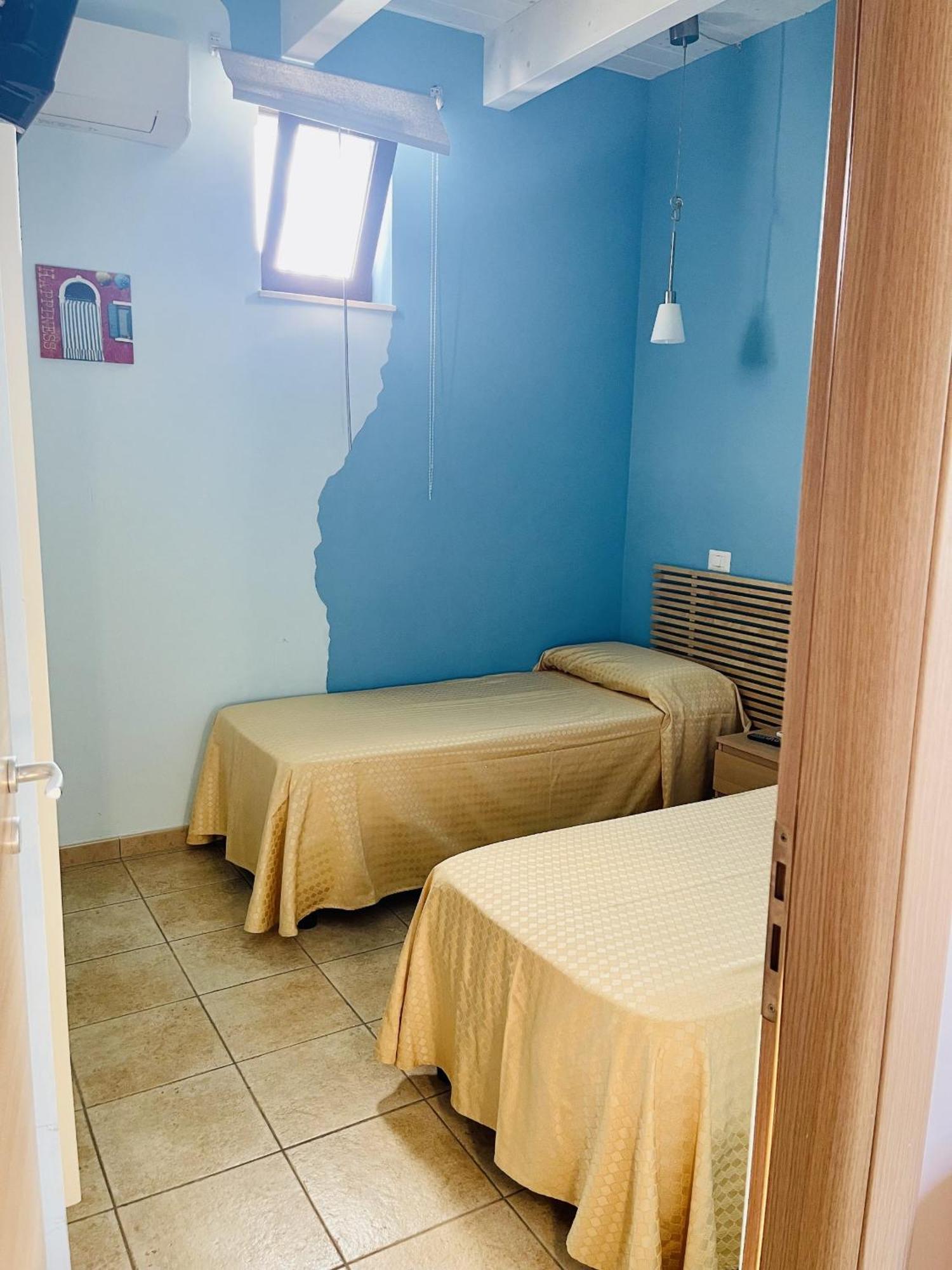 Borgo Camicia In Panzió Barcellona-Pozzo di Gotto Kültér fotó