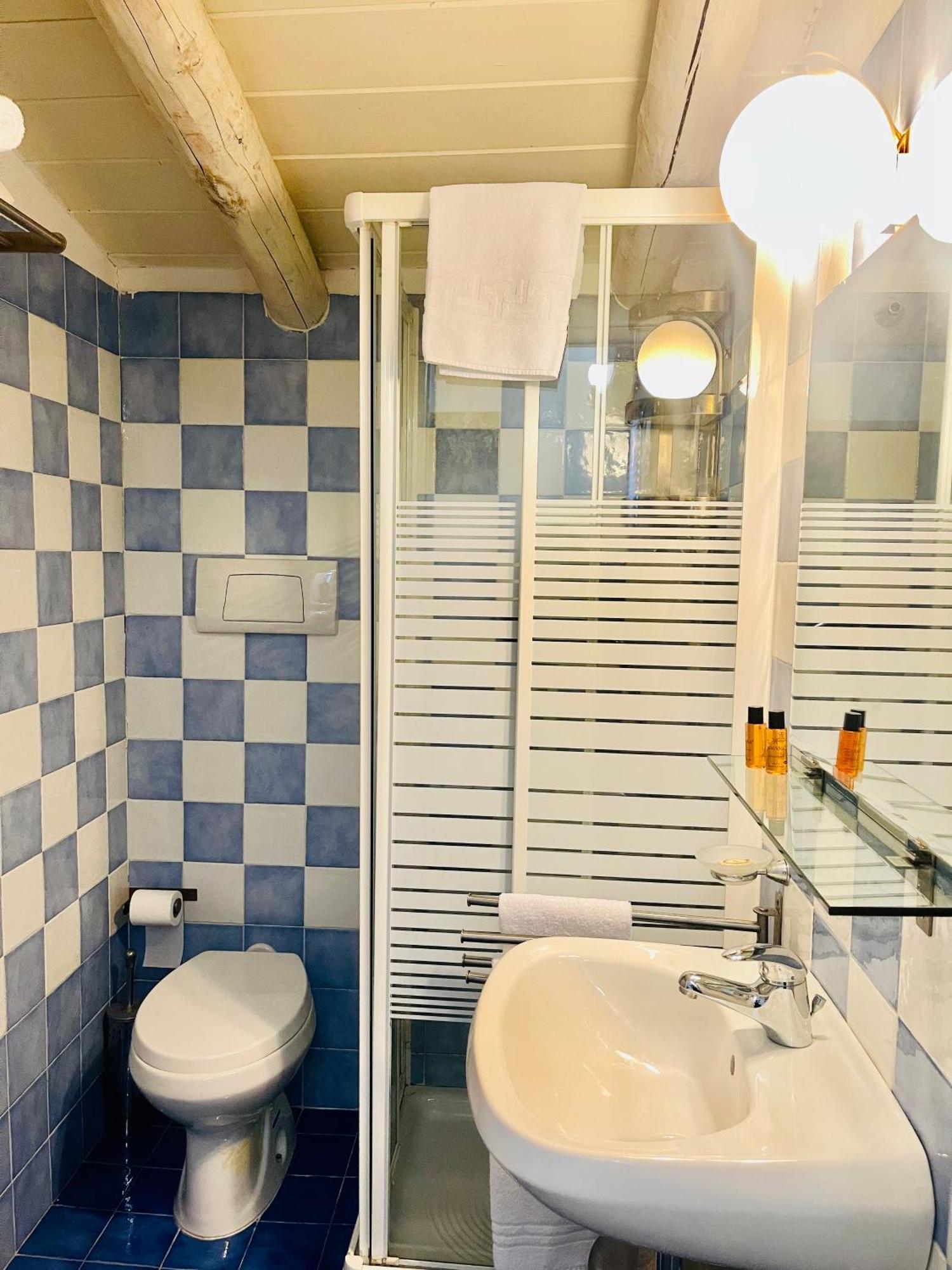 Borgo Camicia In Panzió Barcellona-Pozzo di Gotto Szoba fotó